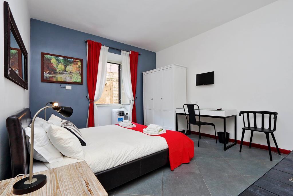 Cozy Apartment Fabia 300 Mt From Colosseum Ngoại thất bức ảnh