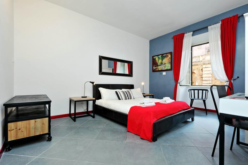 Cozy Apartment Fabia 300 Mt From Colosseum Ngoại thất bức ảnh